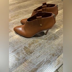 Ivanka Trump Booties size 6 gently used. Very Good leather